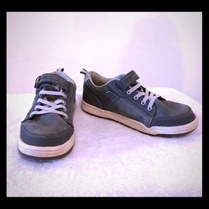 Stride rite size 2w boys suede washable shoes